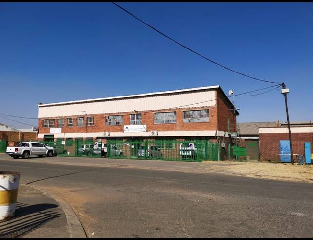 3,228M² WAREHOUSE FOR SALE IN HERIOTDALE